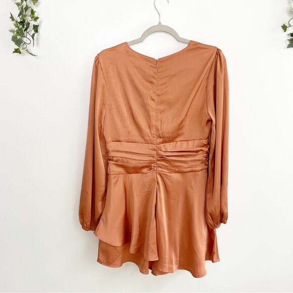 LE LIS No Flaws Here Asymmetrical Hem Romper in Rust Size Medium - Picture 7 of 7
